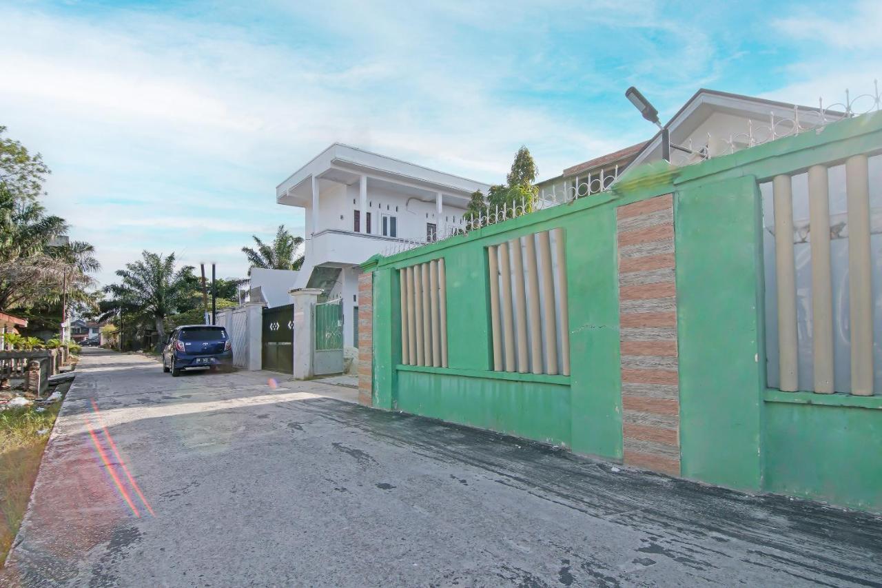 Oyo 91681 Raysa Homestay Pekanbaru Dış mekan fotoğraf